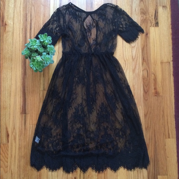Sheer black lace midi dress - Picture 3 of 4